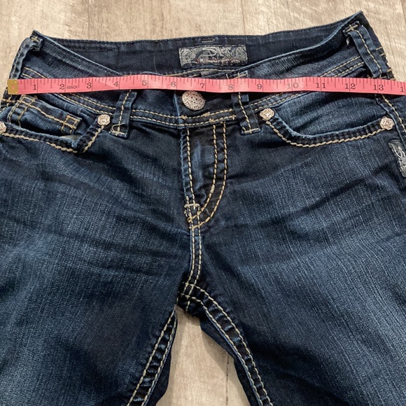 Silver Jeans: Suki Capri - Picture 6 of 8